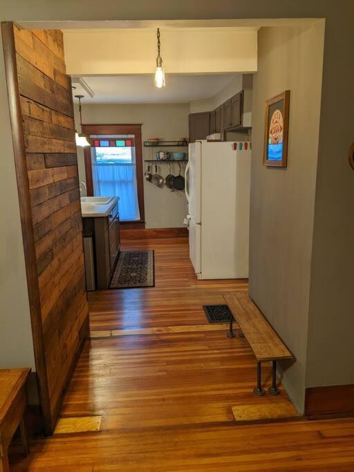 Large Bakery Apartment - Central Downtown Location Fredonia Dış mekan fotoğraf